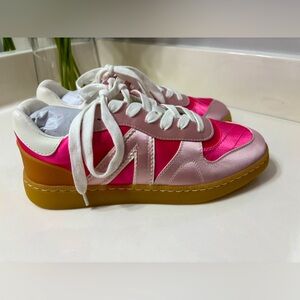 Brand new MIA Sneakers 👟 - size 8